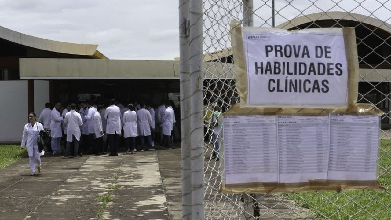 Cancelado debate sobre taxa de aprovação no Revalida