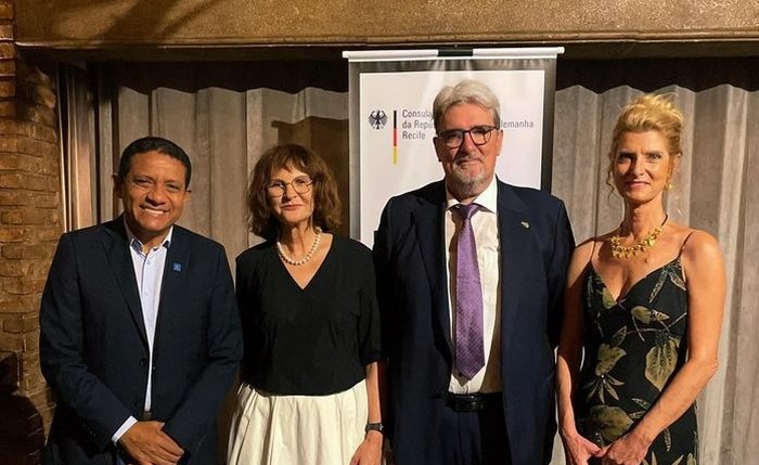 Júlio Cezar representa Governo de Alagoas em celebração do Dia da Unidade Alemã no Recife