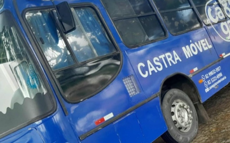 Castramóvel está há mais de 1 ano sem atender em Santana do Ipanema e Protetores da Causa Animal cobram retorno urgente do serviço