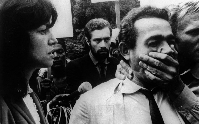 &#8216;Terra em Transe&#8217; expõe o Brasil em 600 Fotos