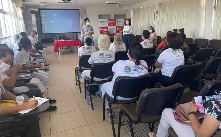 Saúde debate estratégias de apoio aos cuidadores de idosos