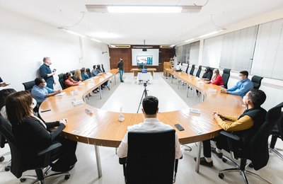 Prefeito JHC empossa novos conselheiros da criança e do adolescente