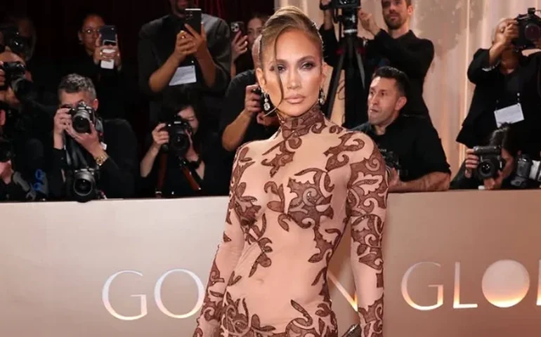 Jennifer Lopez comemora 18 anos dos filhos gêmeos