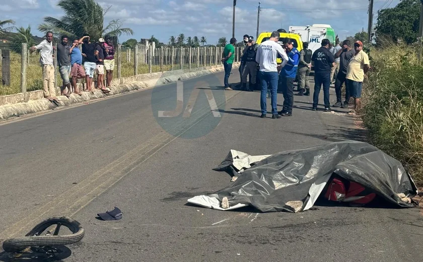 Idoso morre em colisão entre cinquentinha e caminhão na zona rural de Lagoa da Canoa