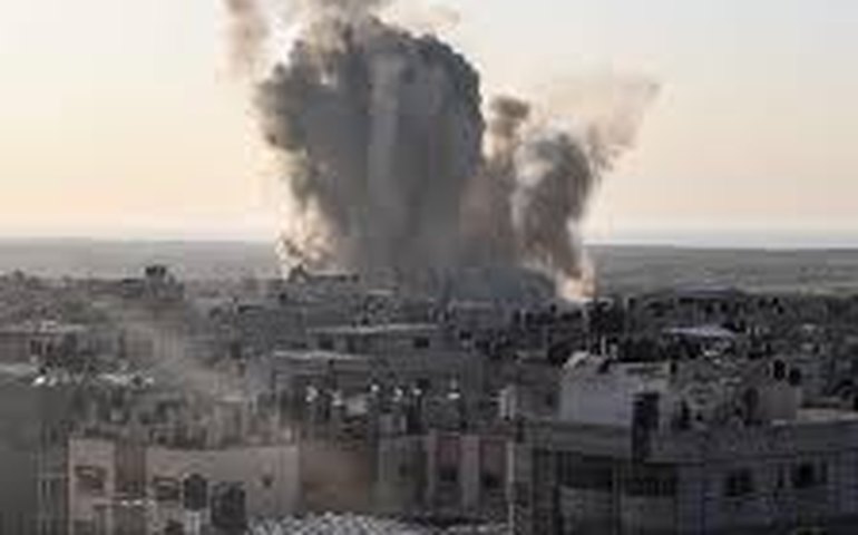 Ataque israelense a uma escola de Gaza deixa 30 mortos, diz Hamas