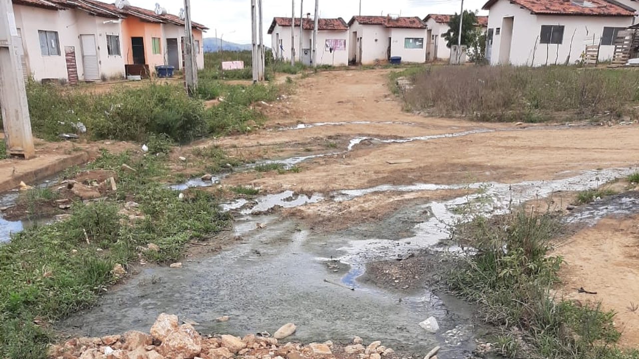 O abandono do Conjunto Brivaldo Medeiros: um retrato da desigualdade social em Palmeira dos Índios