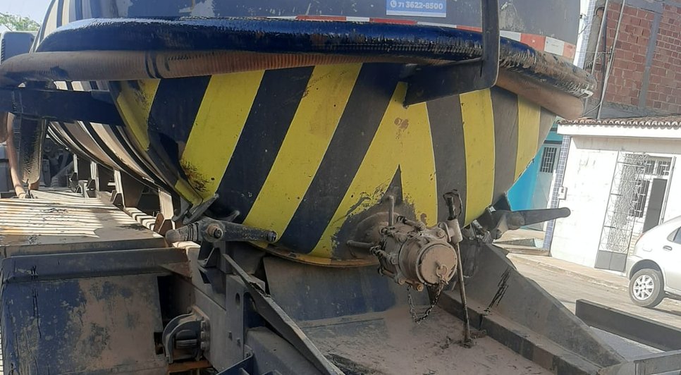 Perseguição policial termina com homem baleado após furto de óleo da Petrobrás em Sergipe