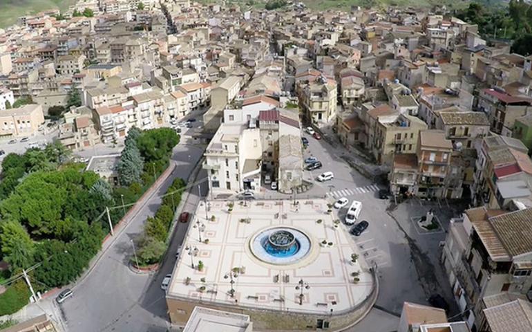 Brasileiros 'invadem' cidade na Sicília por casas de 1 euro