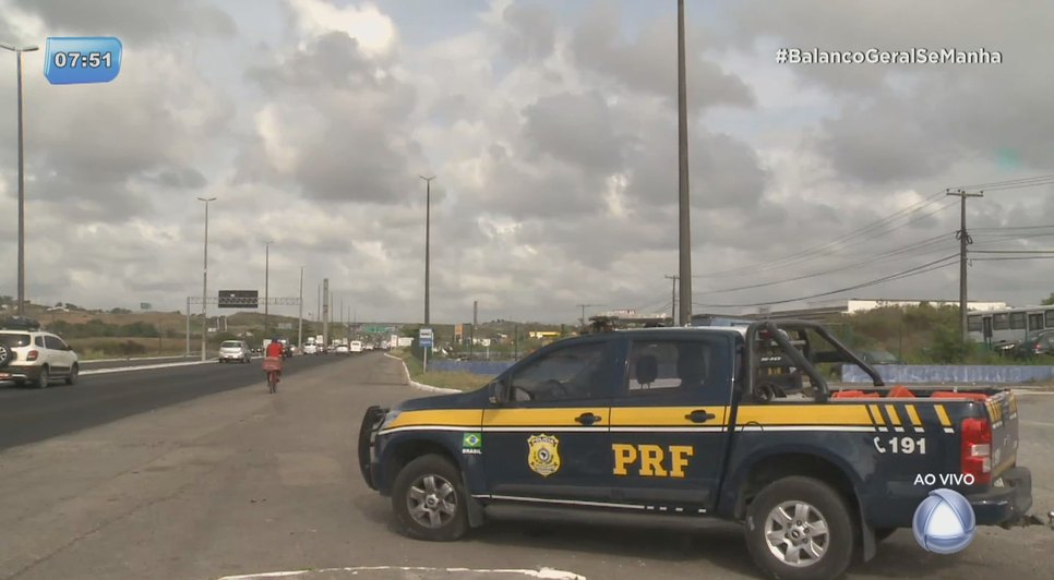 PRF inicia operação "Carnaval 2018" em Sergipe