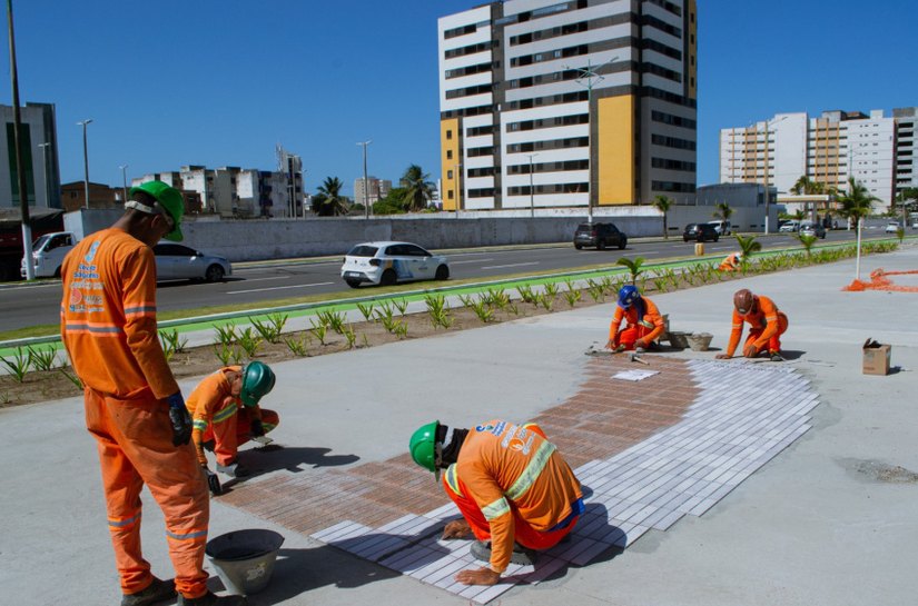 Obras de urbanização do Renasce Salgadinho avançam na Praia da Avenida
