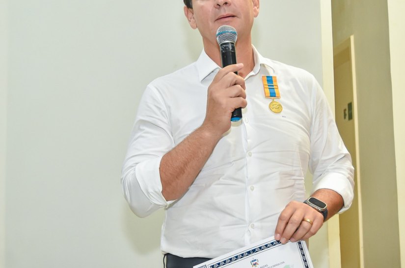 Prefeito Marcelo Beltrão é homenageado com medalha “Defesa Civil Estadual”