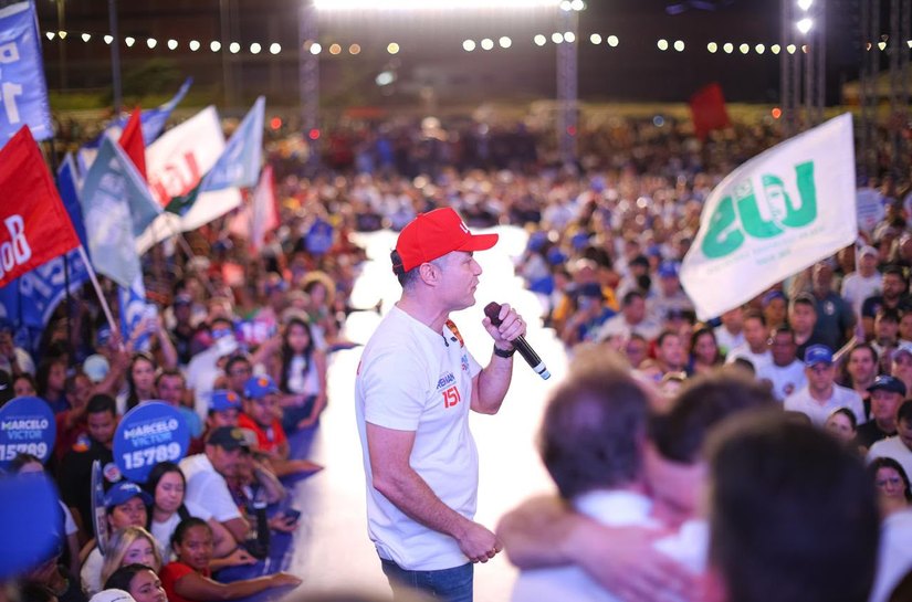 Renan Filho reúne mais de 10 mil pessoas em lançamento de campanha em Arapiraca