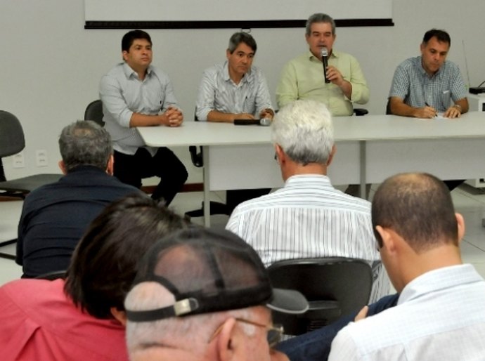 Seagri e cadeia produtiva do leite discutem situação do produtor familiar