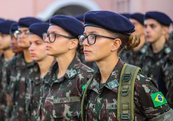 Mulheres poderão se alistar no serviço militar aos 18 anos