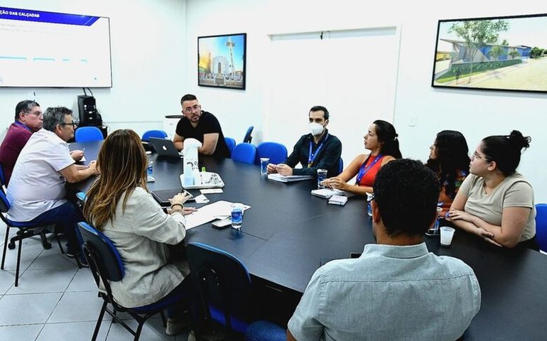 Luciano viabiliza implantação de cabeamento subterrâneo em Arapiraca