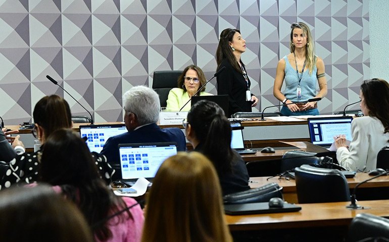 Direito da mulher: falta a audiência não é renúncia de vítima à ação, aprova CDH