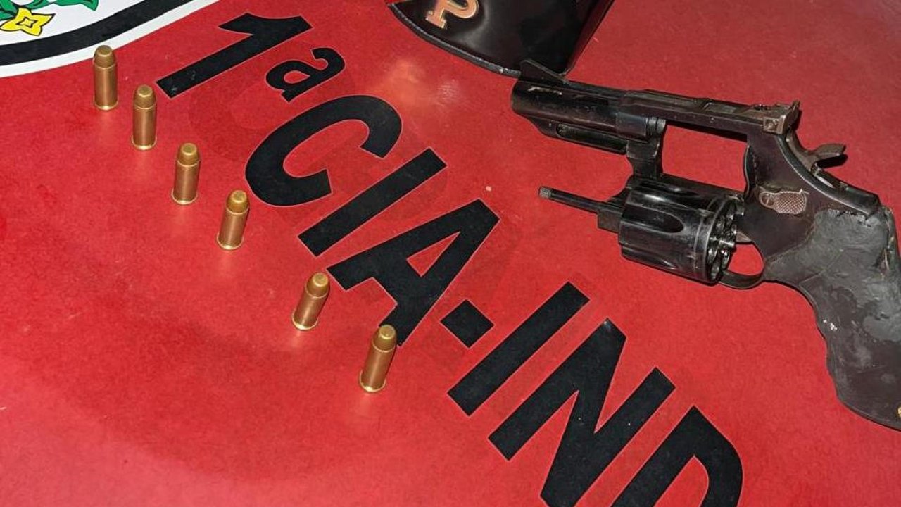 PM captura dupla com arma de fogo e moto adulterada em São Miguel dos Campos