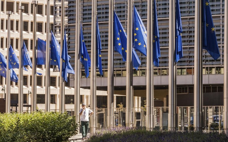 Militarização insana: coronel dos EUA acusa UE de explorar medo da Rússia para manter poder