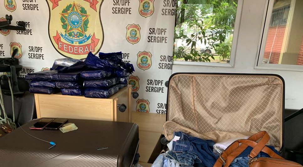 Polícia Federal prende duas mulheres transportando 20 kg de maconha no Aeroporto de Aracaju / Foto: Foto: Polícia Federal/SE