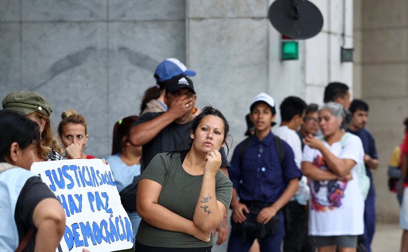 Argentinos fazem fila de mais de 30 quarteirões após ministra de Milei dizer que atenderia pessoalmente quem tem fome