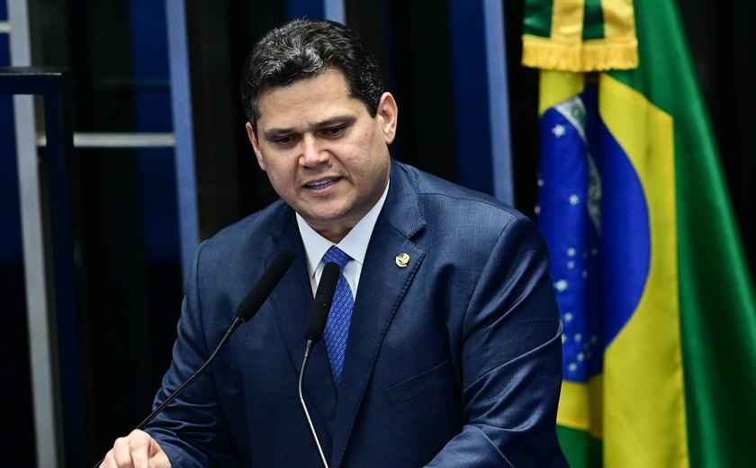 Congresso não admite ingerência em Poderes do Brasil, diz Alcolumbre