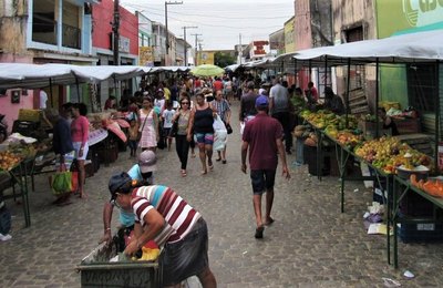 SEMADA Penedo atua na organização das feiras livres do município