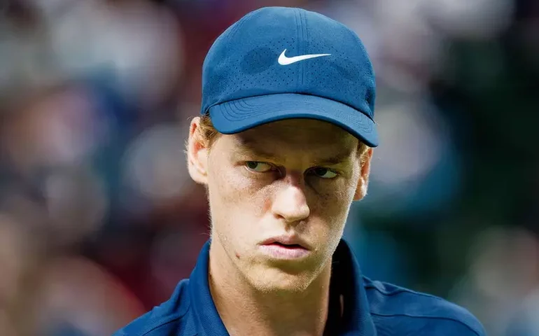 Após cãibras, Sinner desiste do Masters 1000 de Xangai