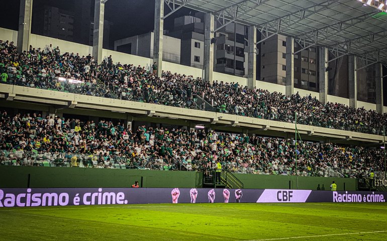 Grêmio sofre contra o Goiás, mas arranca empate nos acréscimos fora de casa
