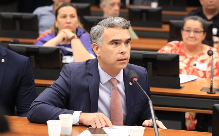 Deputado Rafael Brito cria contagem regressiva para resposta da prefeitura de Maceió