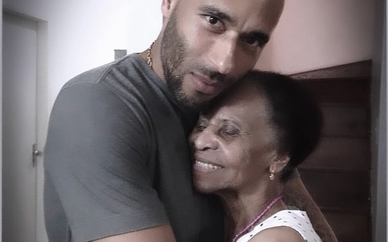 Filho de Pelé, Edinho lamenta morte de Dona Celeste: 'Descanse em paz, vó'