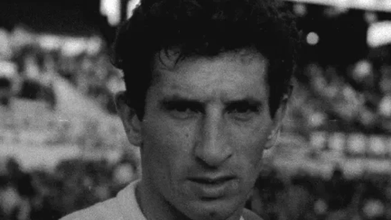 Morre Antonio Rattín, ídolo do Boca cuja expulsão ajudou a criar os cartões no futebol