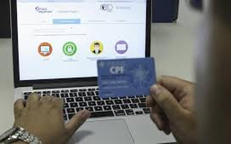 Julinho Clube cria noites sem fim em volta da roda Lua Nova