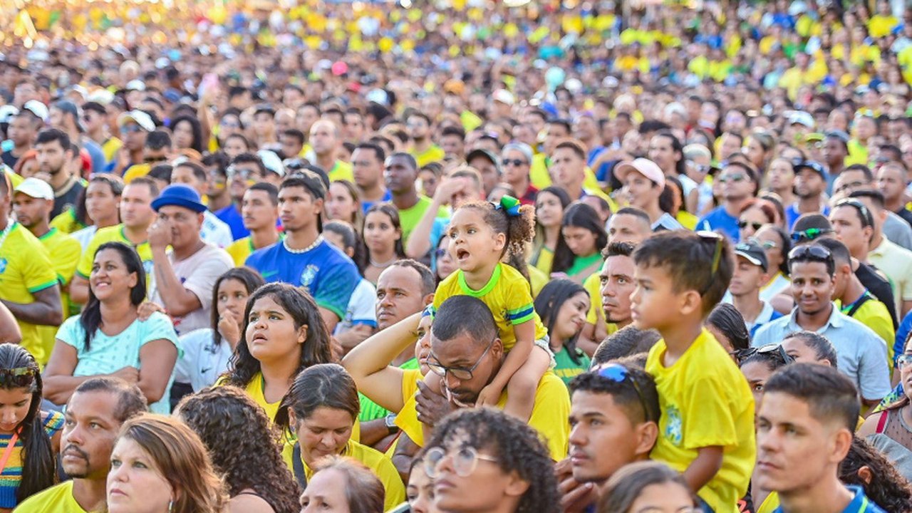Brasil estreia com vitória na Copa do Mundo e agita Arena Massayó