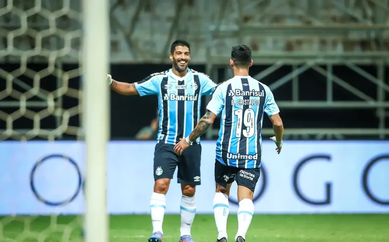 Gre-Nal 444 fica no empate após 10 jogos com vencedor diante de 45 mil pessoas na Arena Grêmio