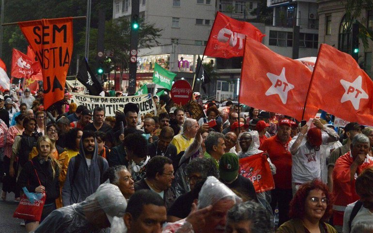 'Sem anistia': 41 cidades do Brasil são tomadas por manifestantes (FOTOS, VÍDEOS)