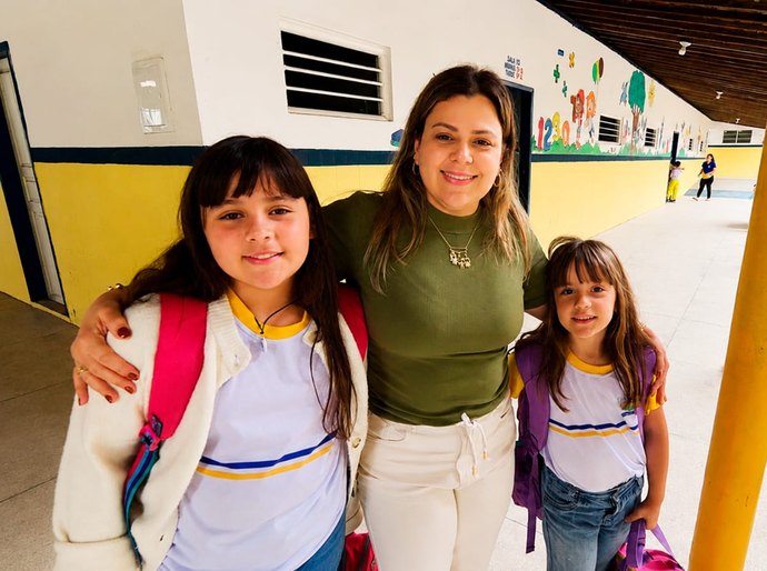 Dentista da família, gestora pública, empreendedora e mãe que acredita na educação municipal: conheça Samyra do Basto, pré-candidata a deputada federal