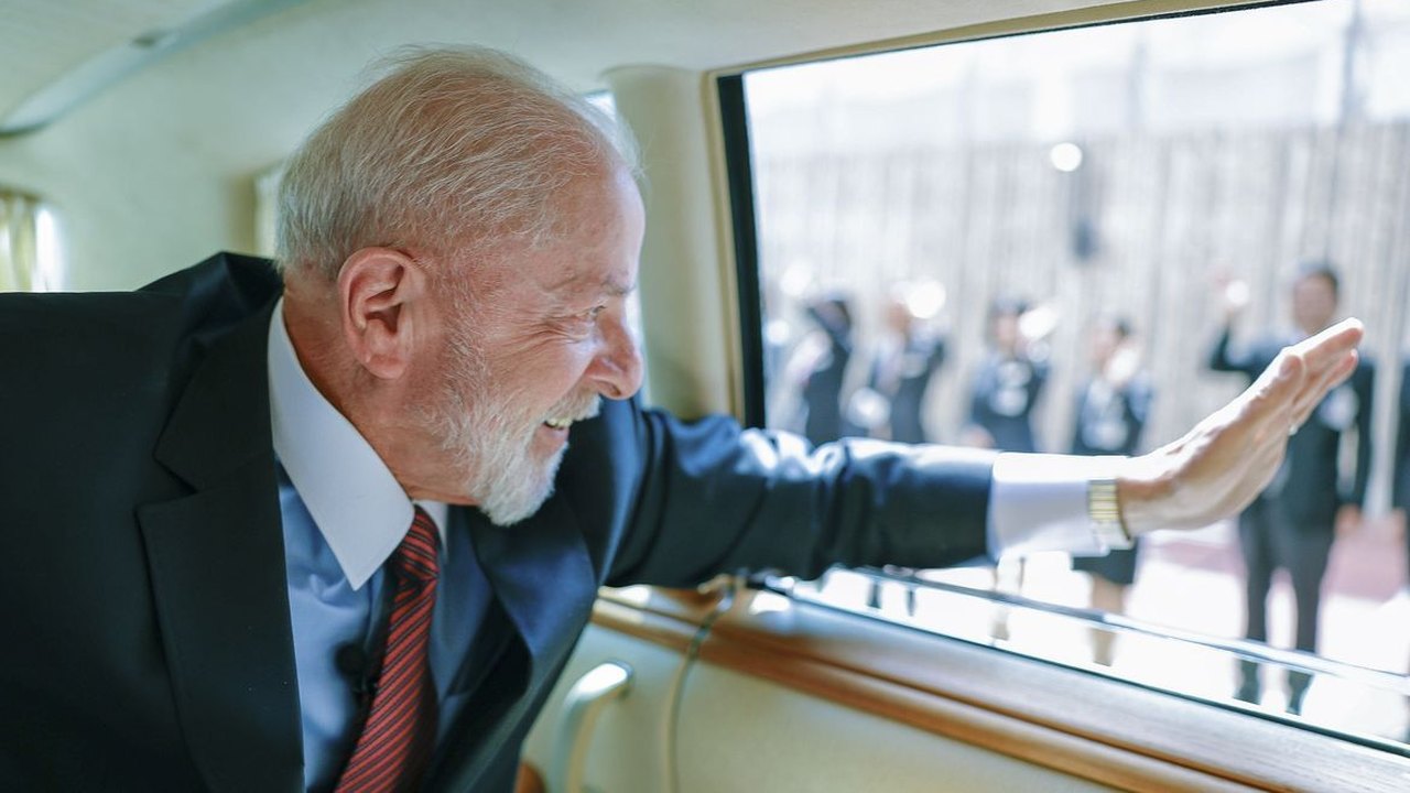Lula visita Vietnã para elevar nível da relação com o país