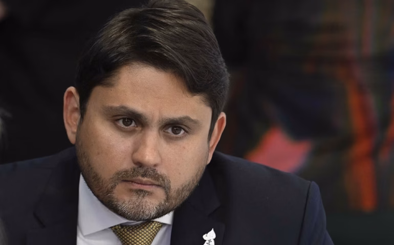 Governo nomeia representantes de empresas em vaga da sociedade civil em fundo de R$ 2,9 bi para telecom