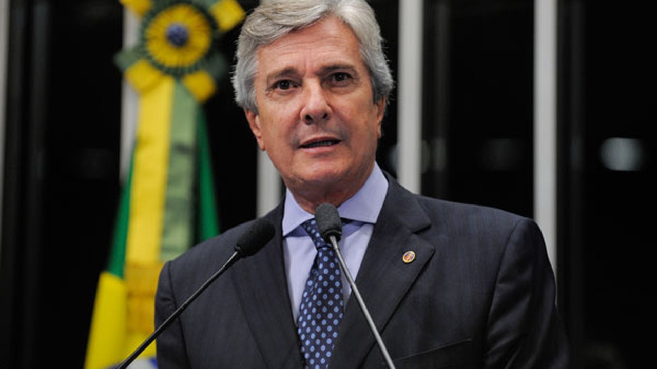 Collor propõe sessão especial em memória de Getúlio Vargas