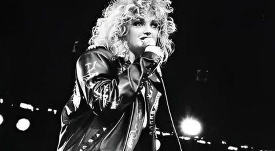 Bonnie Tyler havia se recuperado de coma após uma cirurgia intestinal de emergência, mas estava muito debilitada