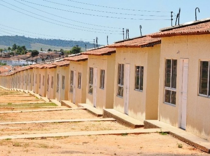 Em 2 anos de governo, Renan Filho já garantiu mais de 14 mil casas