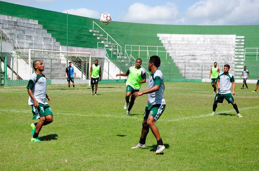 Fora do time: direção do Coruripe anuncia dispensa de três jogadores