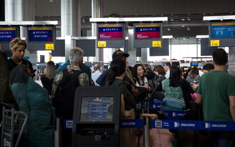 Portos e aeroportos terão de expor materiais informativos sobre mpox, determina Anvisa