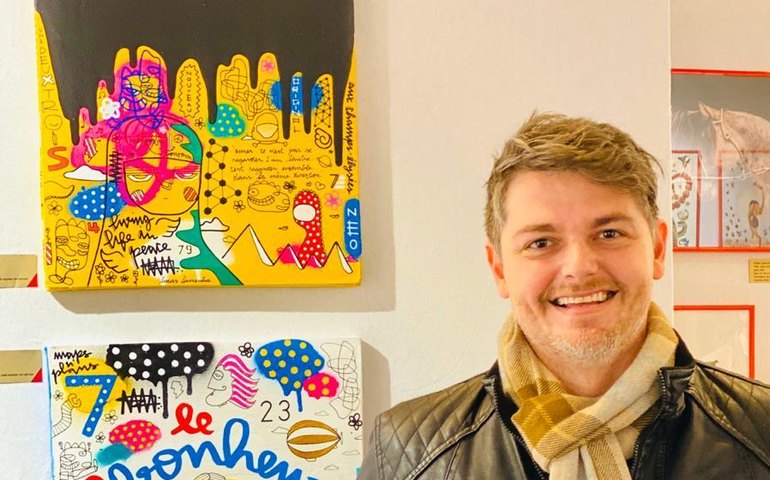 Alagoano expõe suas obras em Paris