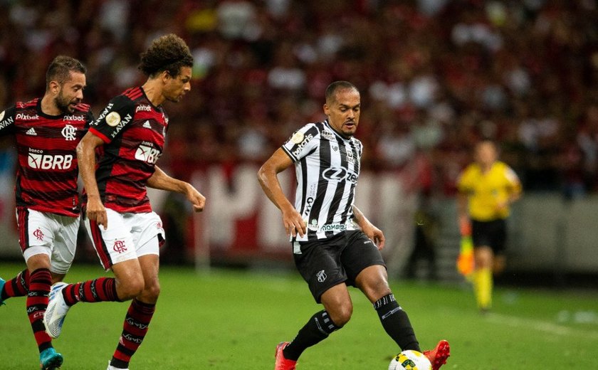 Arão faz 2, mas Flamengo empata com Ceará e aumenta a pressão sobre Paulo Sousa