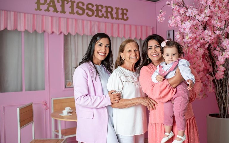 Mulheres Mães &Cia