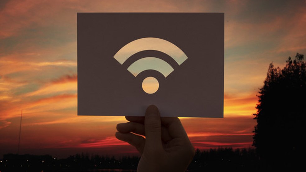 Canteiro de obras na BR tem antena de Wi-Fi