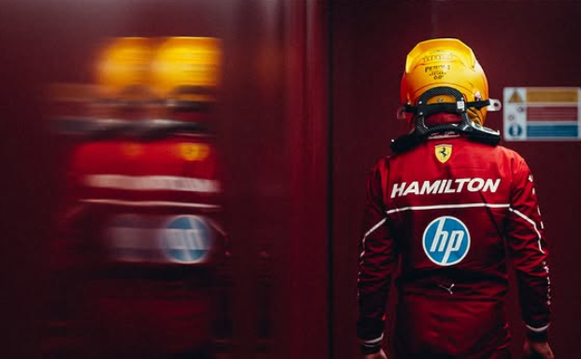 Hamilton critica Ferrari após estreia frustrante na Austrália: 'Grato por não ter batido'