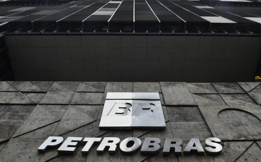 Acusado de intermediar propina na Petrobras deve depor hoje à PF