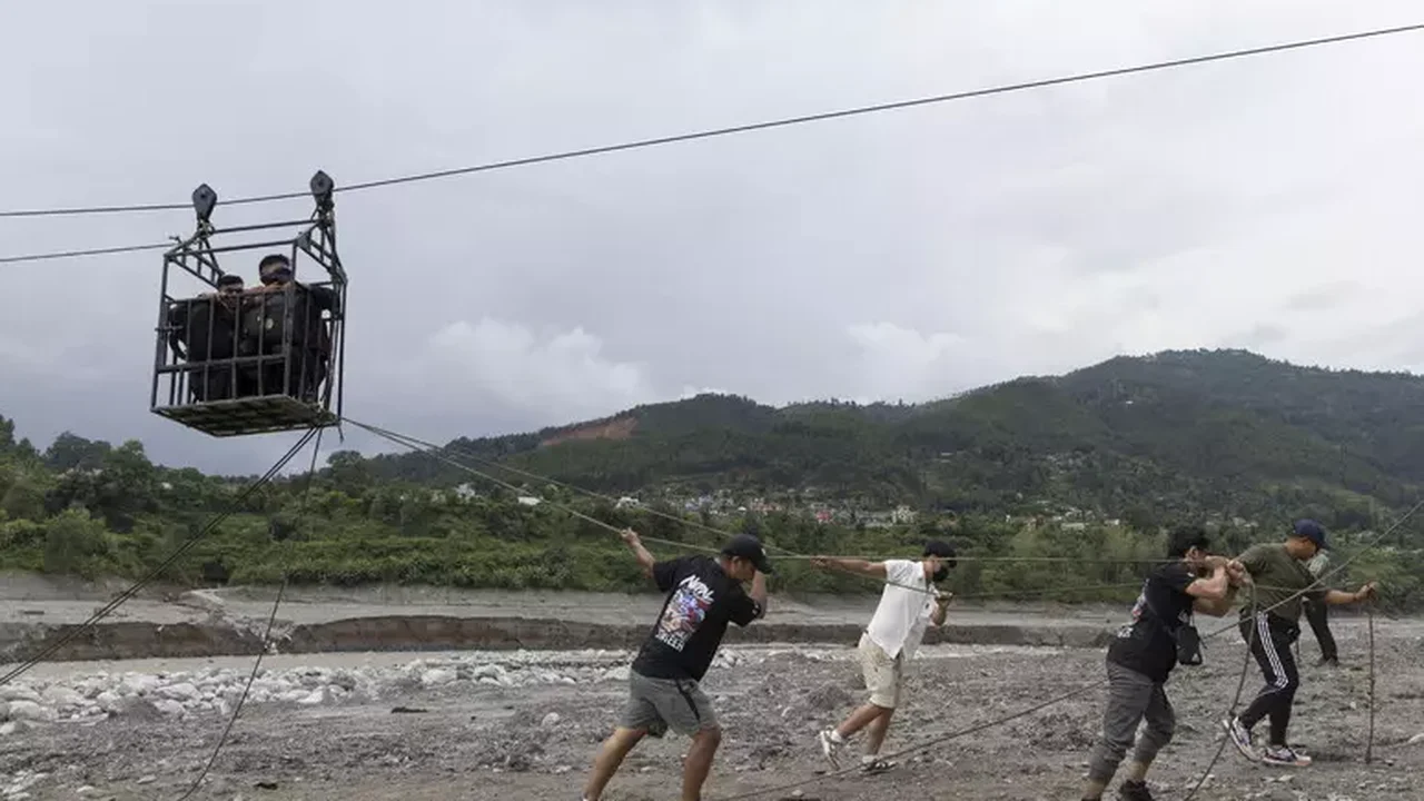 UE amplia ajuda humanitária ao Nepal após inundações devastadoras